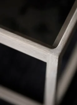 Klassik Studio Cube bord, såpad ek - rökfärgat glas