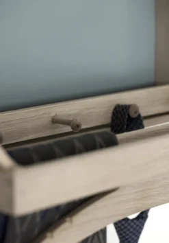 Klassik Studio The Hanger klädhängare, såpad ek - gråblå