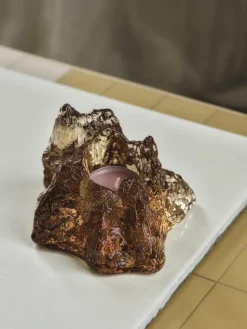 Kosta Boda The Rock ljuslykta, 91 mm, brons