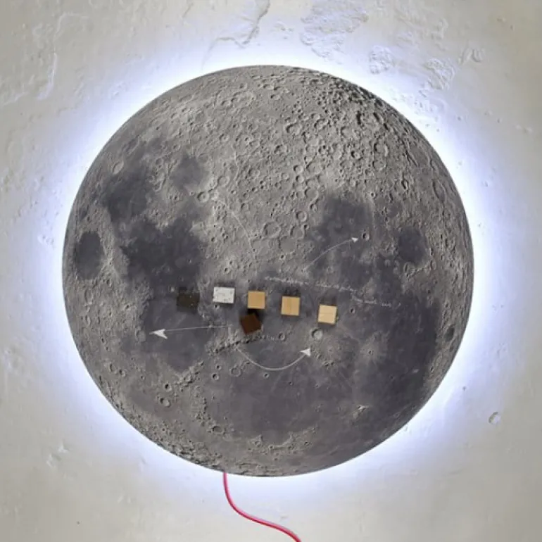 Kotonadesign Moon vägglampa / skrivtavla