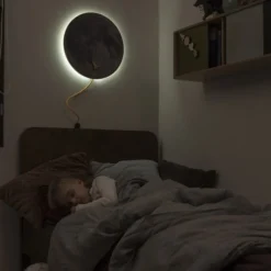 Kotonadesign Moon vägglampa / skrivtavla