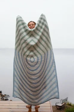 Lapuan Kankurit Metsälampi badlakan, vit - grön - regnblå