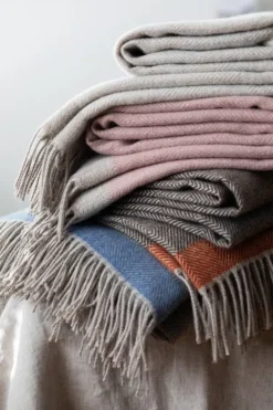 Lapuan Kankurit Rauha filt, 130 x 180 cm, vit - beige