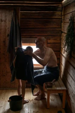 Lapuan Kankurit Terva jättestor handduk, svart - multi - grå