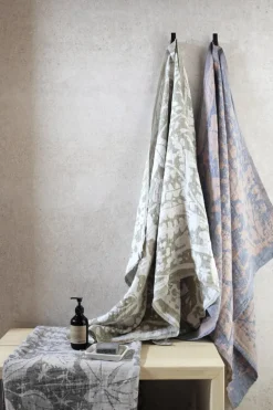 Lapuan Kankurit Villiyrtit jättehandduk, vit - oliv