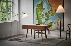 Le Klint Golvlampa 351, mässing - svart