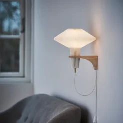 Le Klint Vägglampa 204, ljus ek