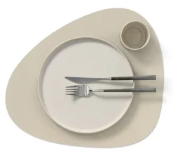 Lind DNA Curve bordstablett, 37 x 44 cm, gräddvitt Serene-läder