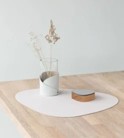 Lind DNA Curve bordstablett, 37 x 44 cm, milt hudfärgat Nupo-läder