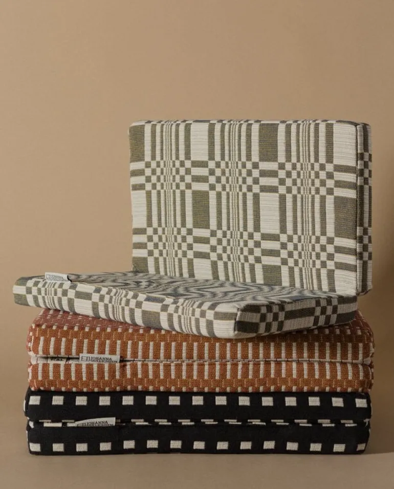 Lokal Helsinki Step kudde, Helios, tegel