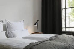 Louis Poulsen AJ bordslampa V3, svart