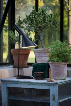 Louis Poulsen AJ bordslampa V3, svart