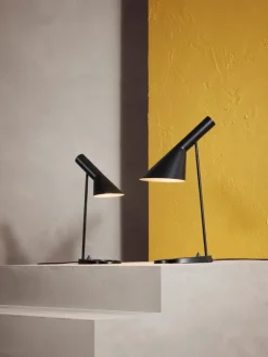 Louis Poulsen AJ bordslampa V3, svart