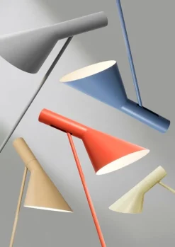 Louis Poulsen AJ golvlampa, varm sand