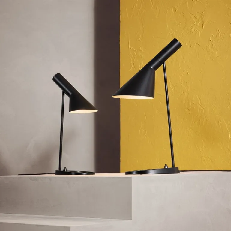 Louis Poulsen AJ Mini V3 bordslampa, svart