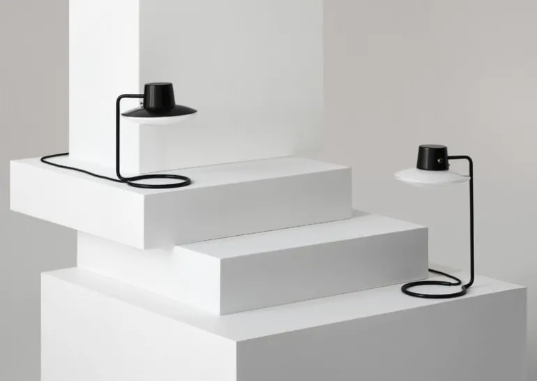 Louis Poulsen AJ Oxford bordslampa, 280 mm, svart - opalglas