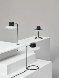 Louis Poulsen AJ Oxford bordslampa, 280 mm, svart - opalglas