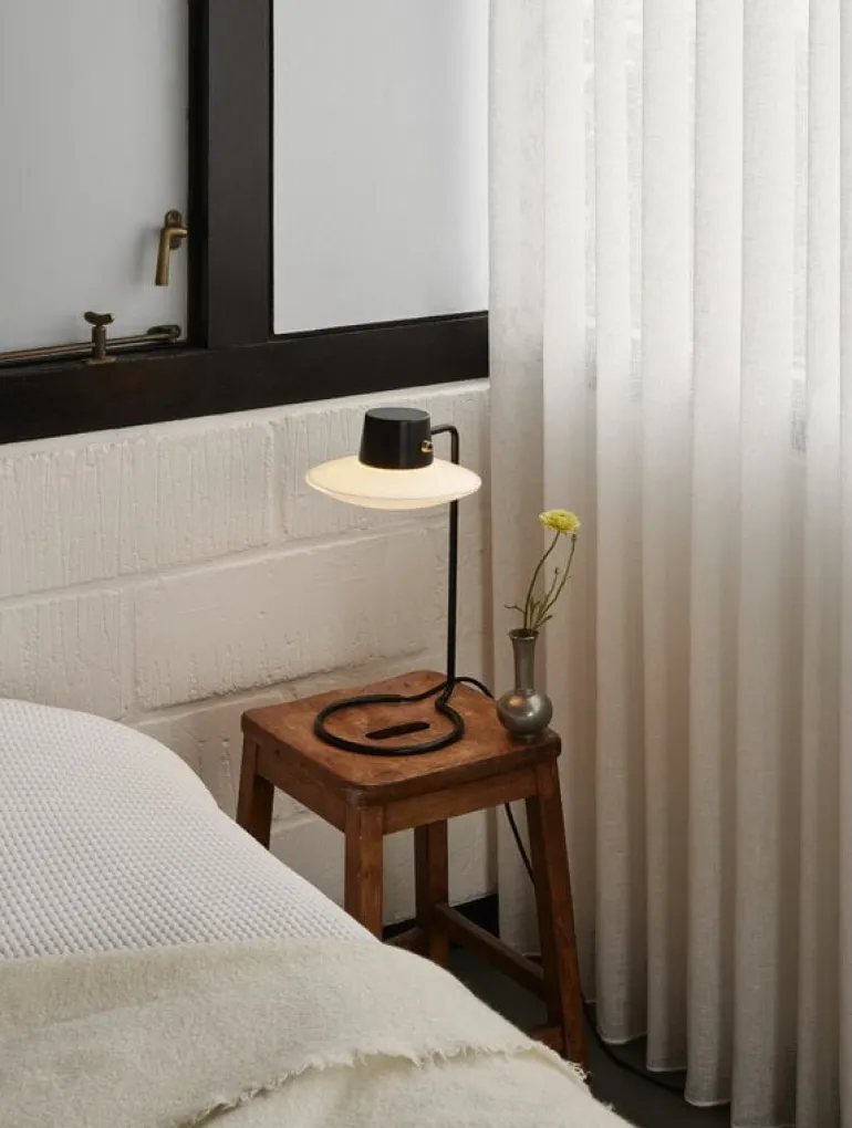 Louis Poulsen AJ Oxford bordslampa, 410 mm, opalglas