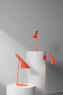 Louis Poulsen AJ vägglampa, electric orange