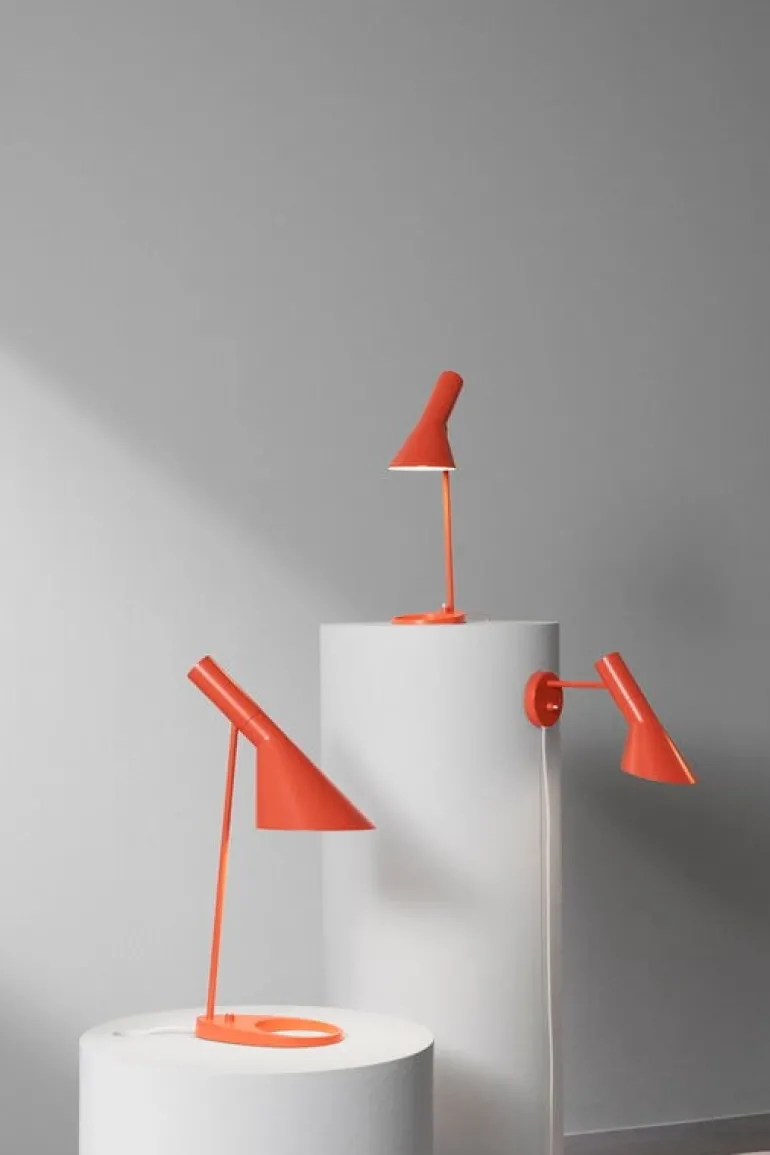 Louis Poulsen AJ vägglampa, electric orange