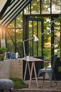 Louis Poulsen NJP bordslampa, vit