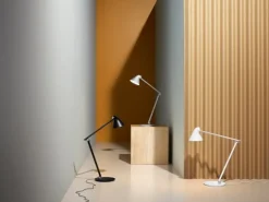 Louis Poulsen NJP bordslampa, ljusgrå