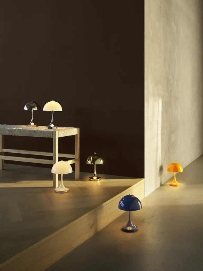 Louis Poulsen Panthella 160 Portable V3 bordslampa, mässing