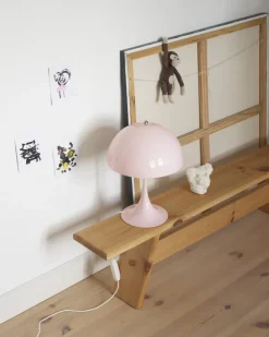Louis Poulsen Panthella 250 bordslampa, blekrosa akryl
