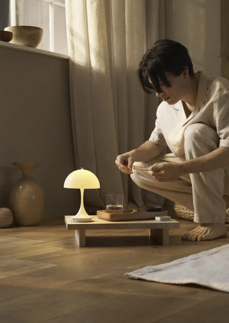 Louis Poulsen Panthella 160 Portable V3 bordslampa, opal beige