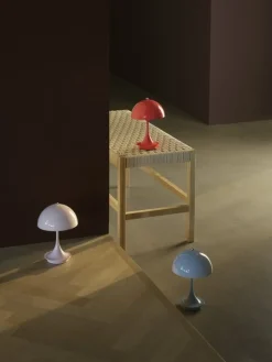 Louis Poulsen Panthella 160 Portable V3 bordslampa, opalblekblå