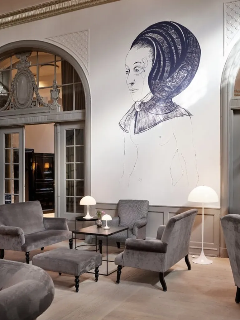 Louis Poulsen Panthella golvlampa, V2, opal