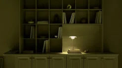 Louis Poulsen PH 2/1 bärbar bordslampa, metalliserad mässing