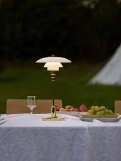 Louis Poulsen PH 2/1 bärbar bordslampa, metalliserad mässing