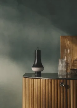 Louis Poulsen Tomoshi bärbar bordslampa, mörkbrun