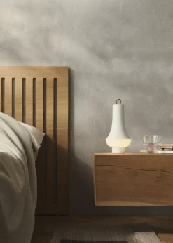 Louis Poulsen Tomoshi bärbar bordslampa, vit