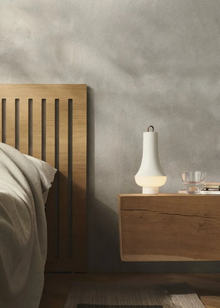 Louis Poulsen Tomoshi bärbar bordslampa, vit