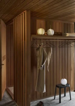 Louis Poulsen VL45 Radiohus bärbar lampa, mässing - vitt opalglas