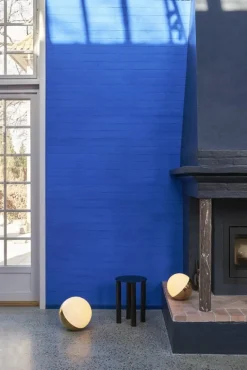 Louis Poulsen VL Studio 320 bords-/golvlampa, mässing