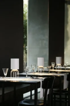 Luceplan Nui Mini bärbar bordslampa, vit