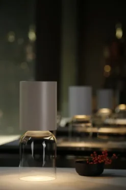 Luceplan Nui Mini bärbar bordslampa, sand