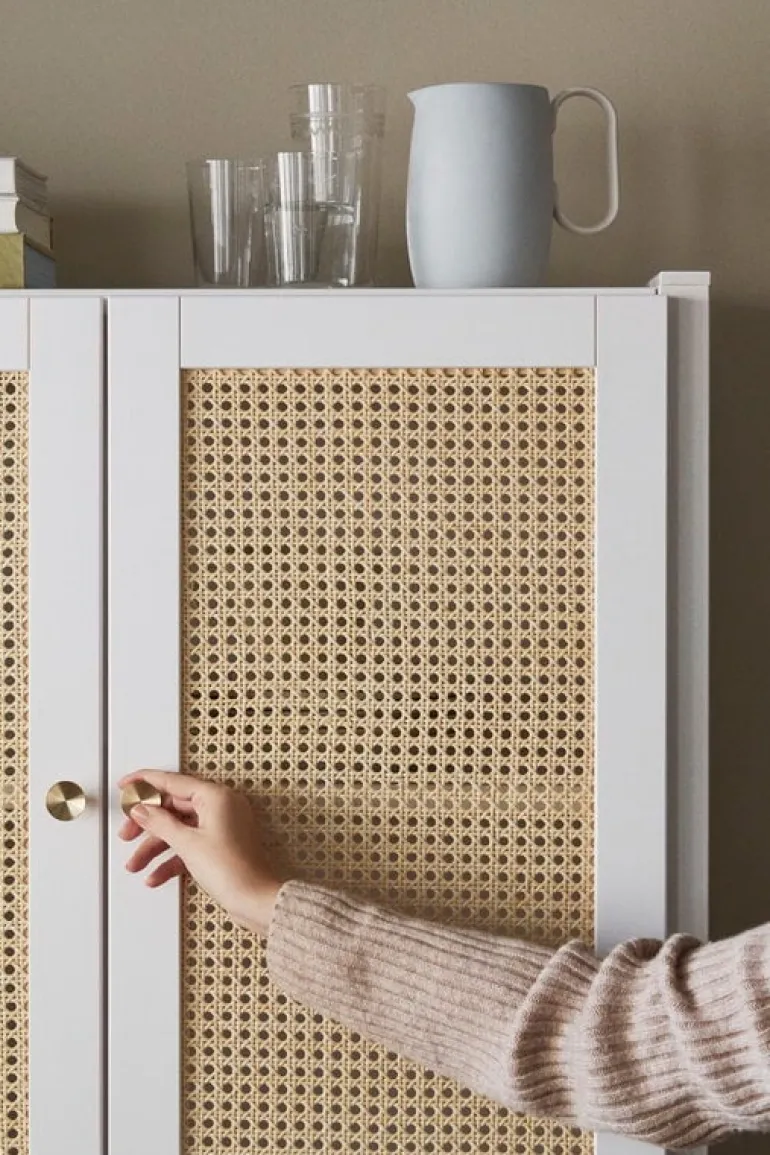 Lundia Classic skåp med rottingdörrar, 84 x 149 cm, vitlackat