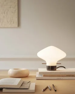 LYFA Repose bordslampa 175, opal - svart