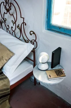 Magis Spike hylla, svart - vit Carrara-marmor