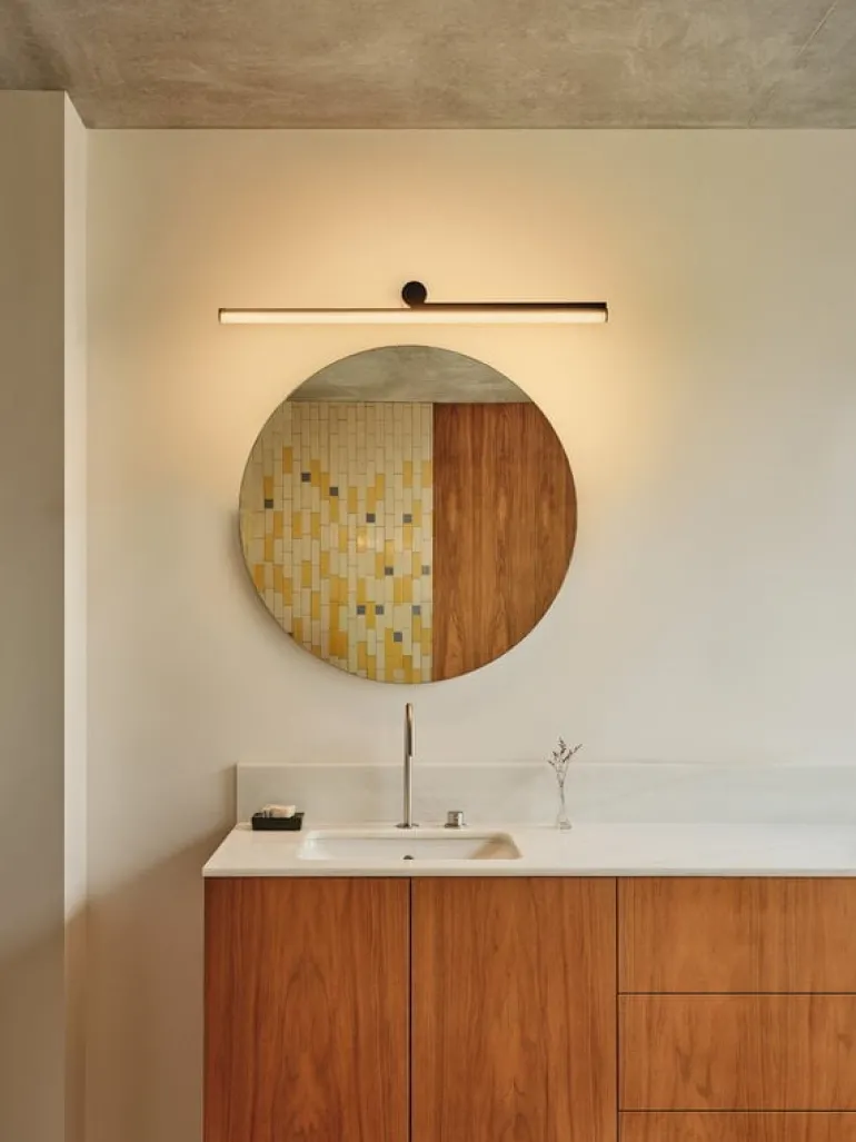 Marset Ambrosia A 90 AC vägglampa, höger, 2700 K, svart