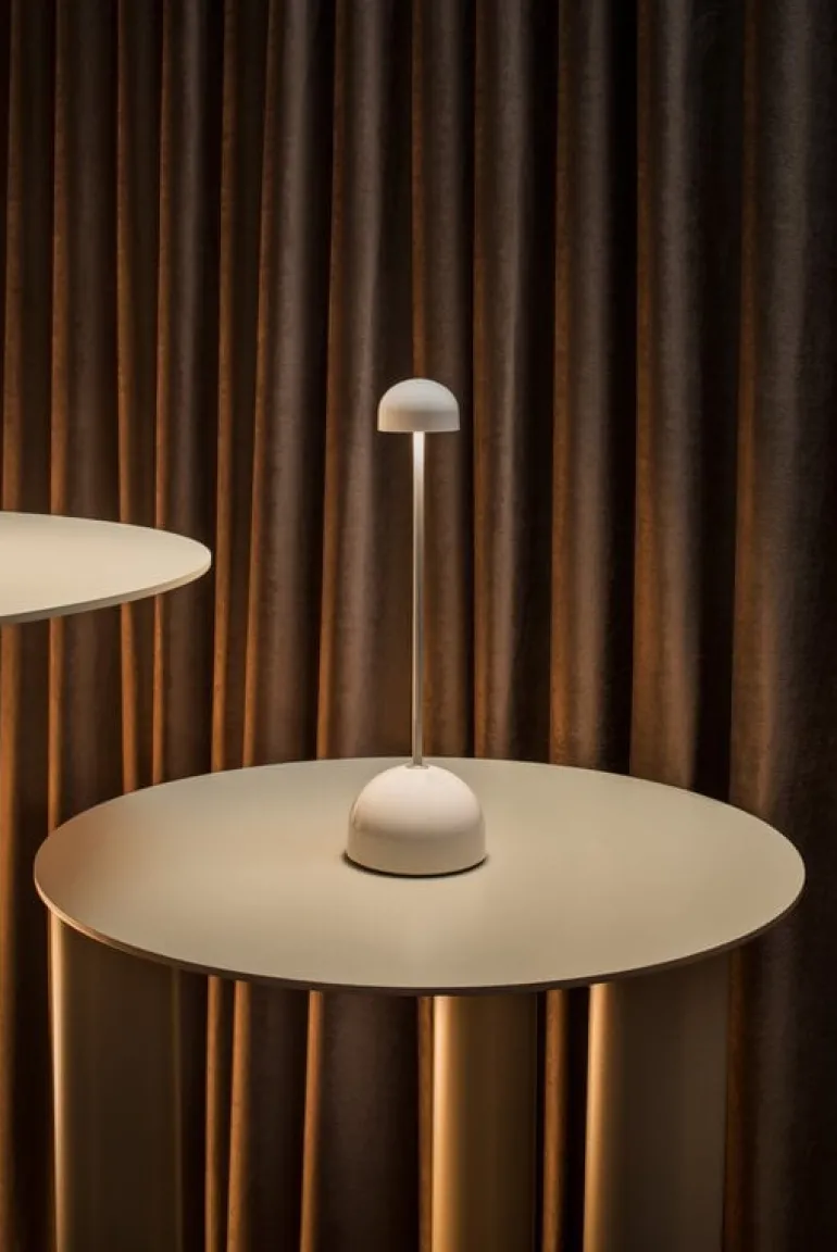 Marset Sips bärbar bordslampa, vit - silver