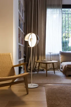 Marset Theia P golvlampa, vit