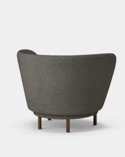 Massproductions Dandy fåtölj, valnötsbetsad bok - Sahco Safire 0001