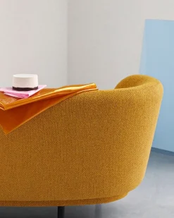 Massproductions Dandy 2-sitssoffa, svartbetsad ek - Sahco Safire 0017