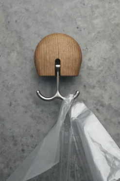 Massproductions Hercule väggkrok, oljad ek