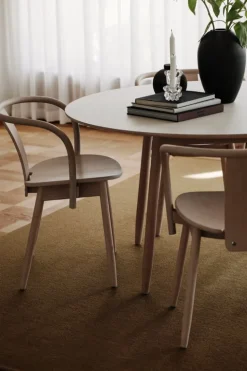 Massproductions Icha stol, vitoljad bok